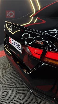 نيسان ألتيما